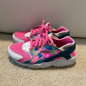 Nike Pink huarache Sneakers SIZE 7Y